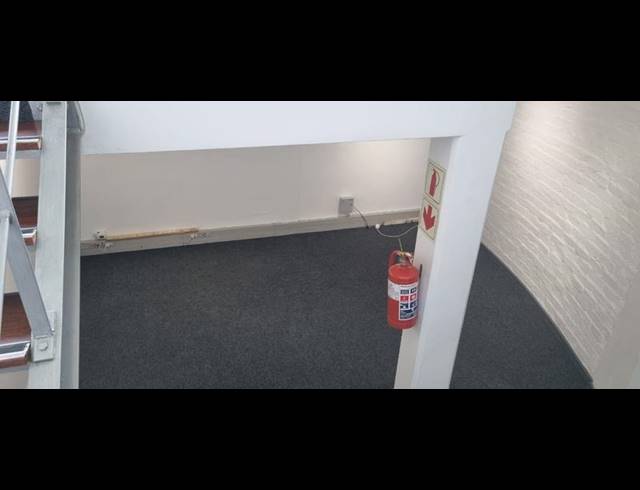 BUSINESS PROPERTY TO RENT IN MOWBRAY